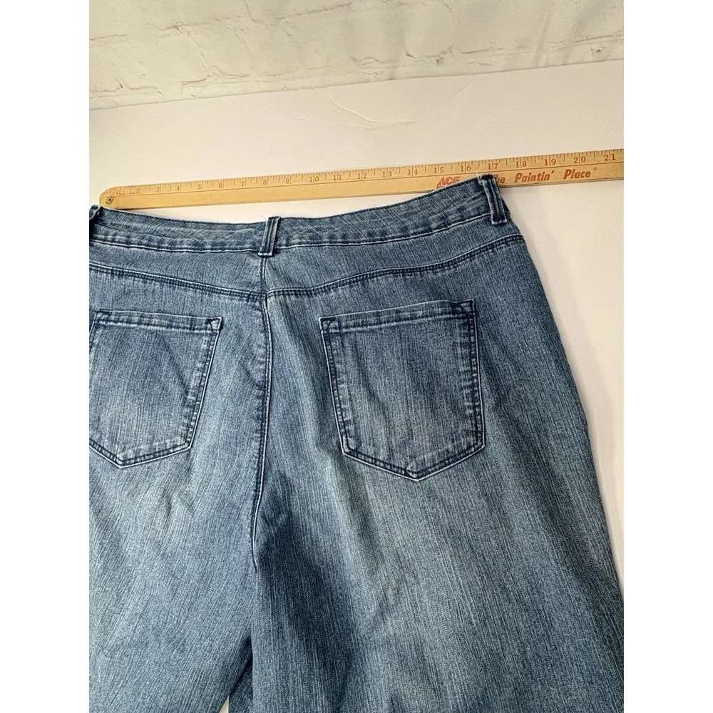Gloria Vanderbilt Womens Bermuda Denim Shorts Medium Wash Blue Size 12 D23294RBT